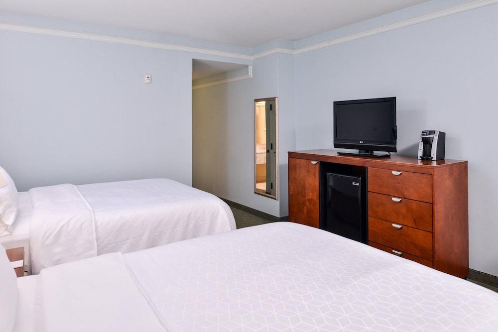 Holiday Inn Express Tampa N I-75 - University Area by IHG photo 5