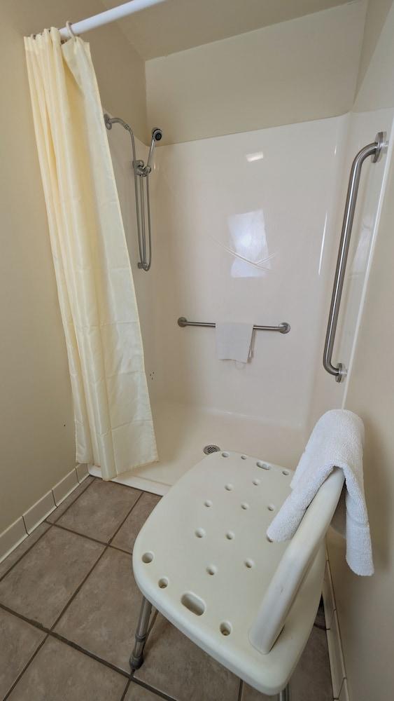 Restwel Motel photo 75