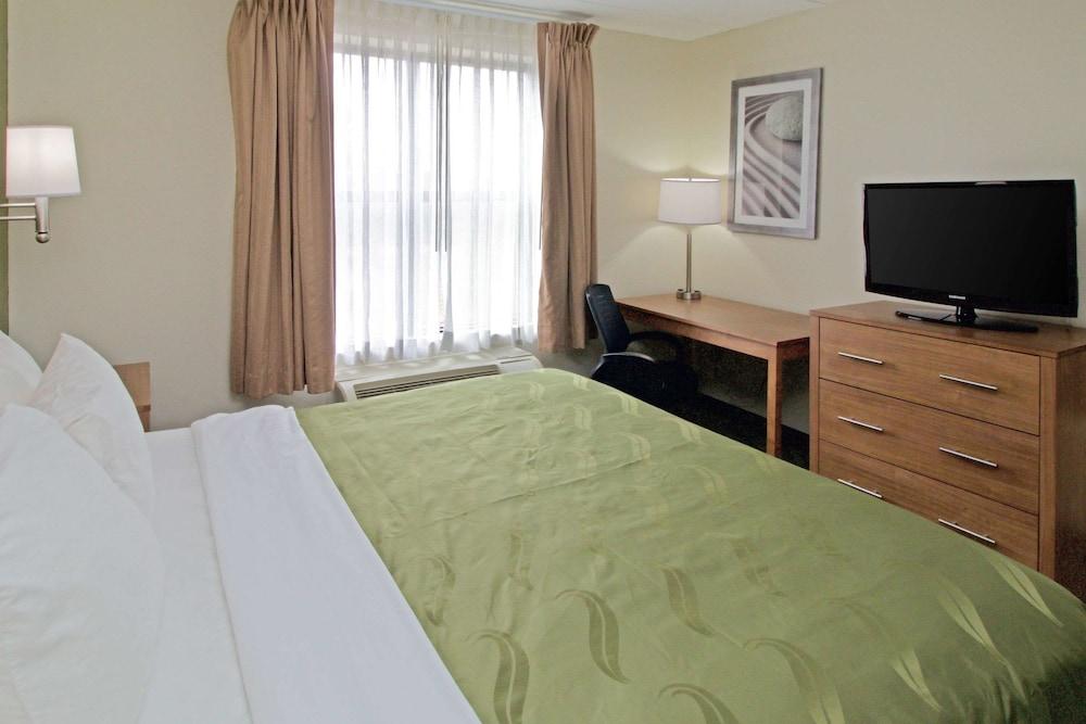 Quality Suites Lake Wright - Norfolk Airport photo 40