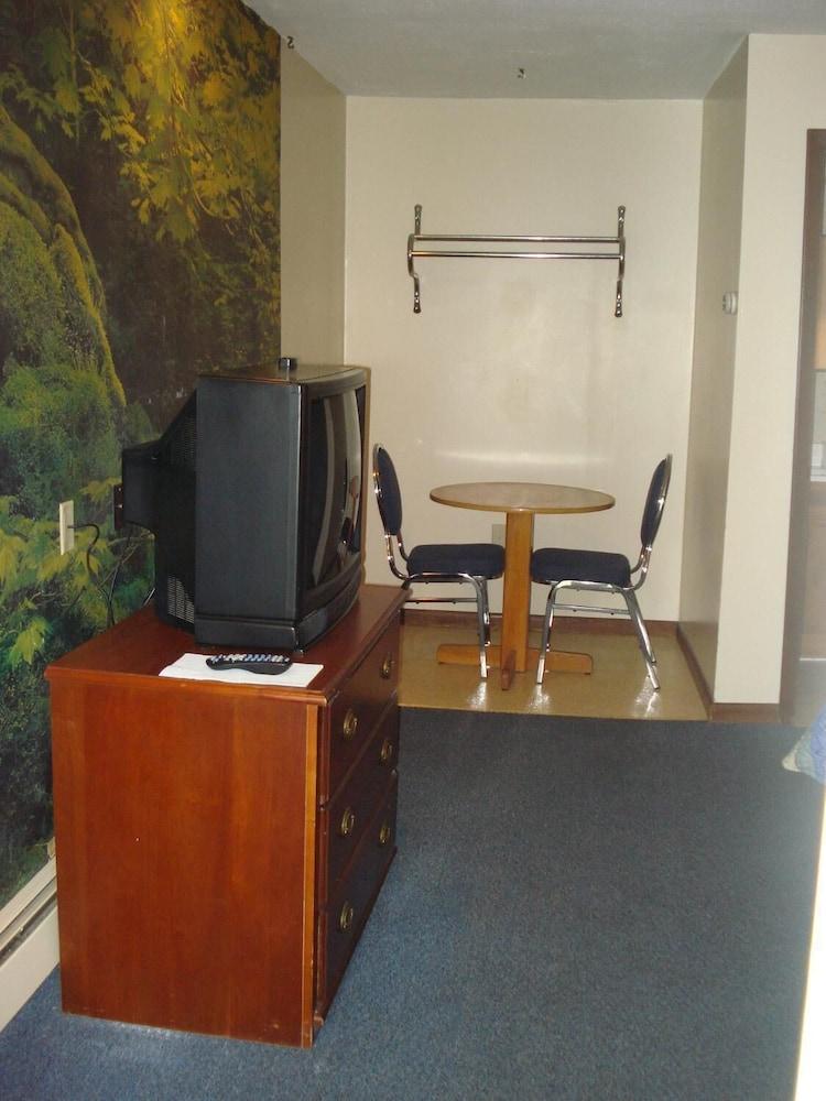 Cedar Grove Motel photo 11