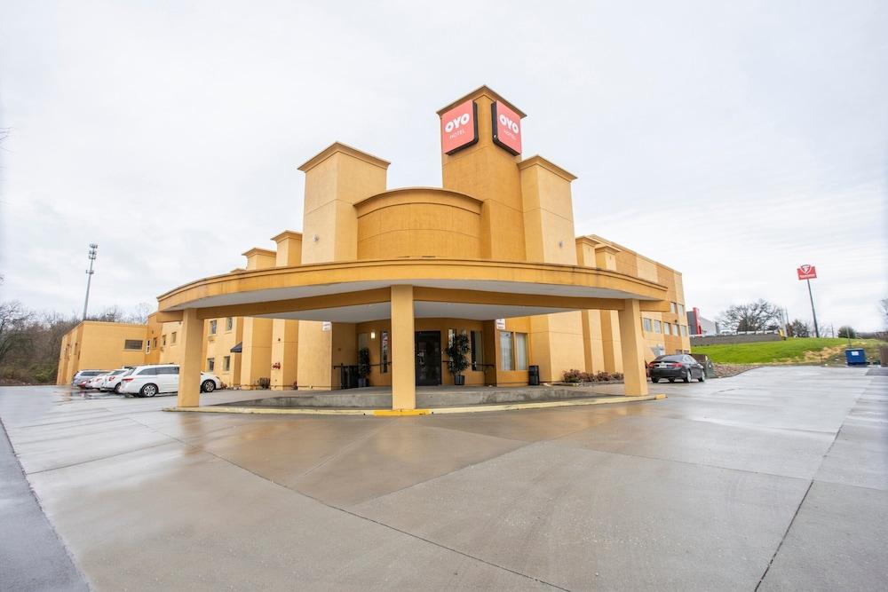 OYO Hotel Knoxville TN Cedar Bluff I-40 photo 1