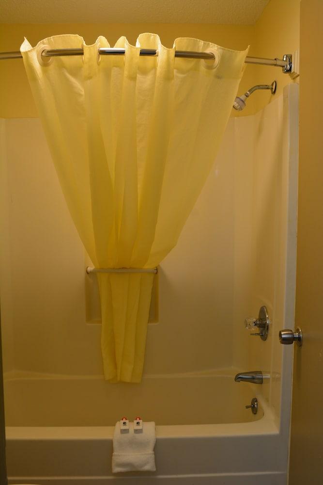 Southern Inn Lumberton photo 29