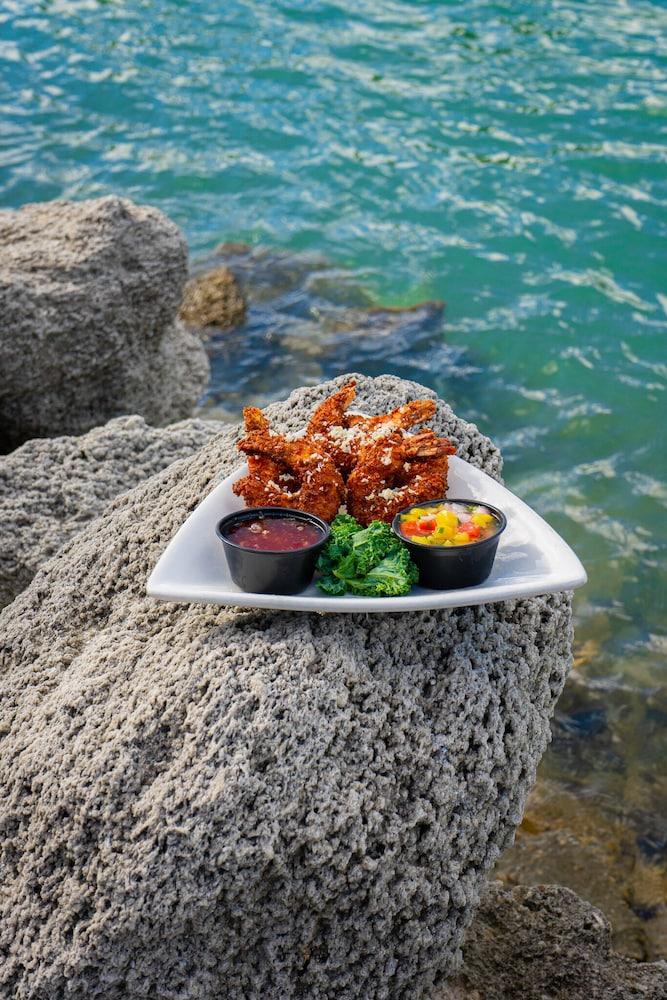 Dockside Inn & Resort photo 48