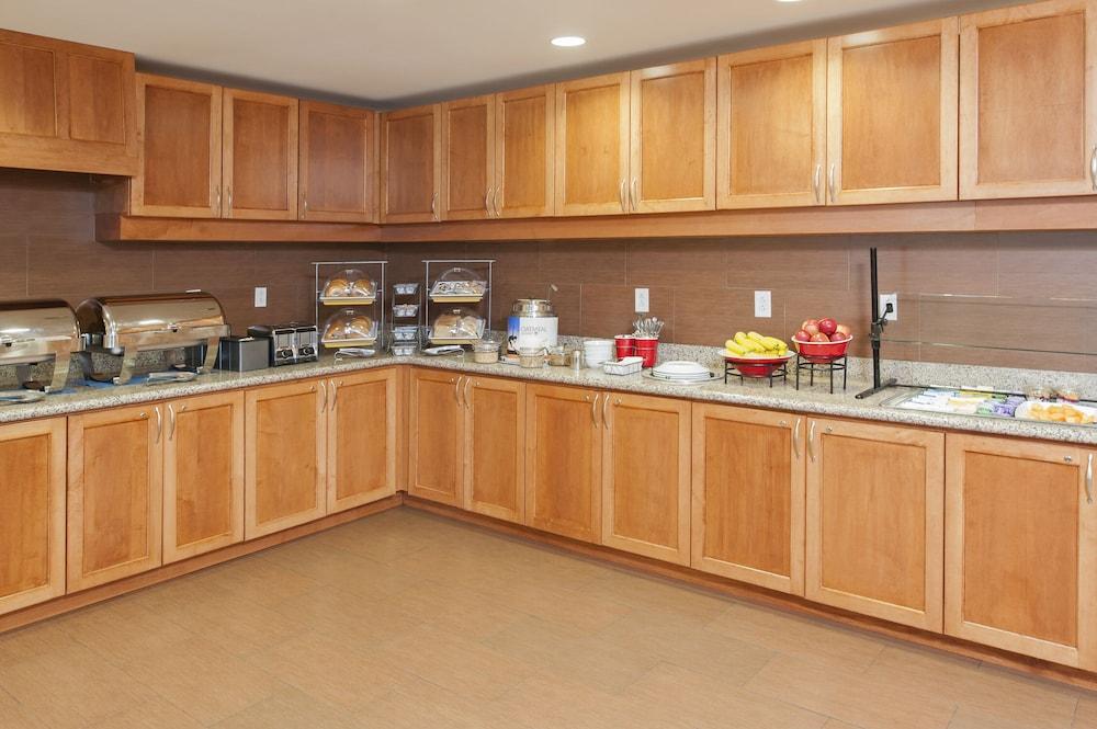 Residence Inn Marriott Moline photo 33