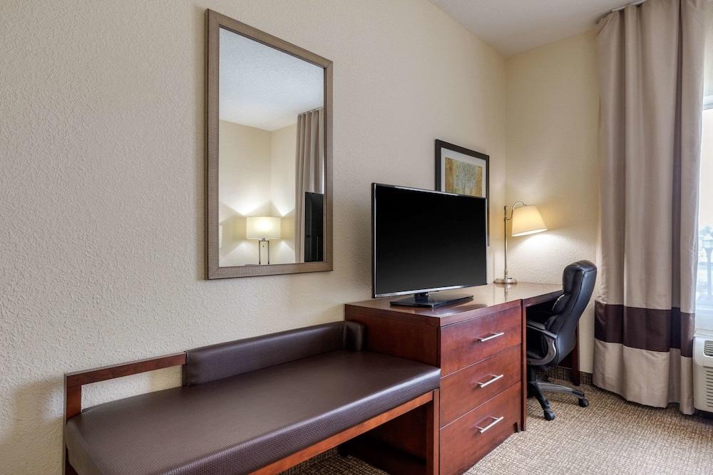 Comfort Inn & Suites Camden photo 13