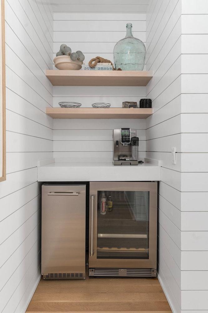 Block Island Bunk House photo 16