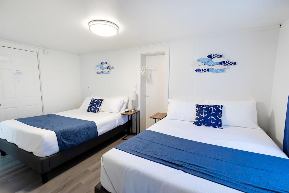 Anchor Bay Inn and Suites photo 8