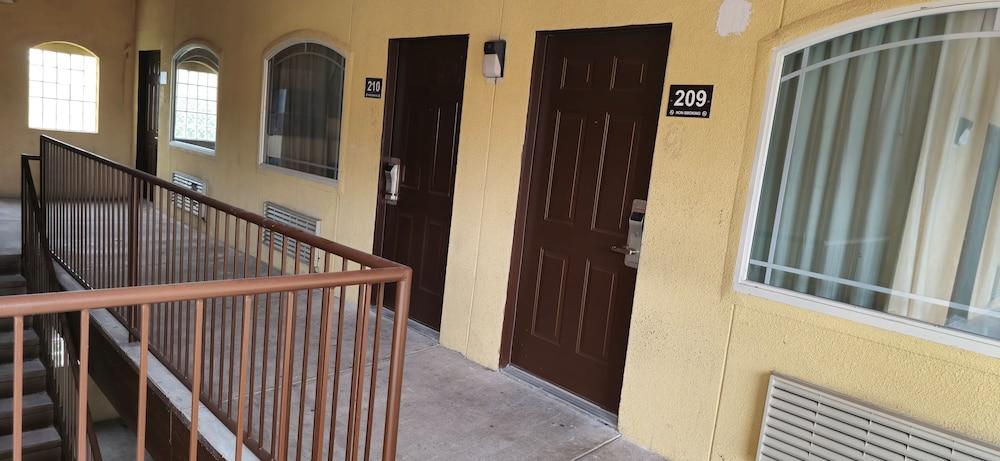 Texas Inn and Suites RGV photo 89