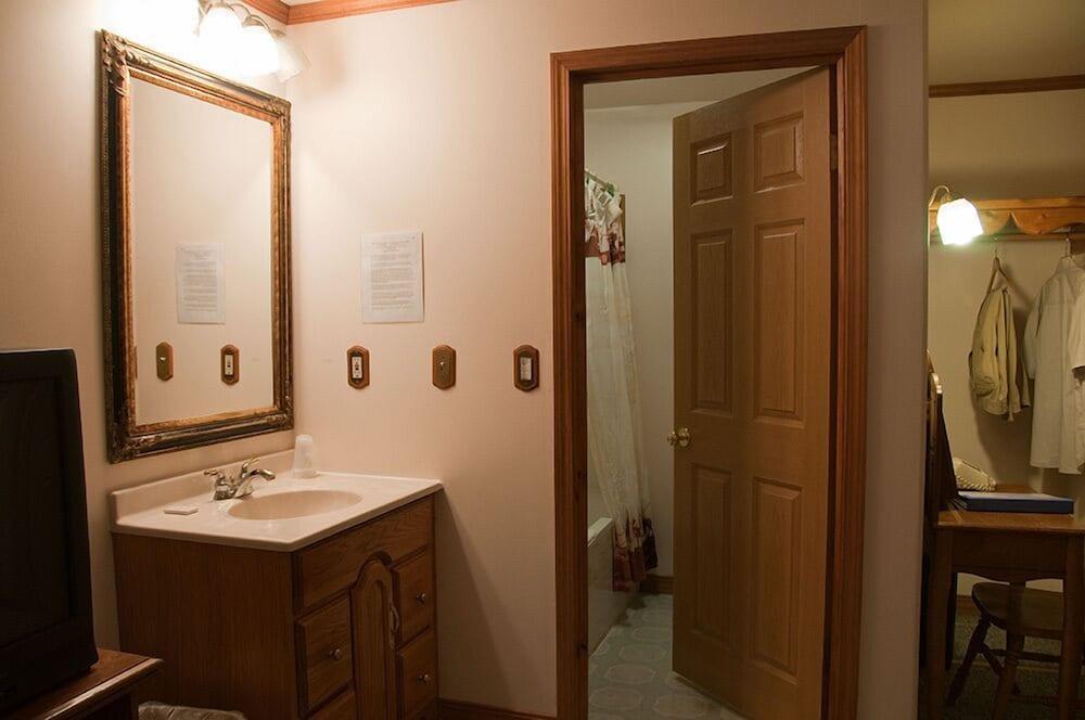 DB Botique and Cabins photo 66