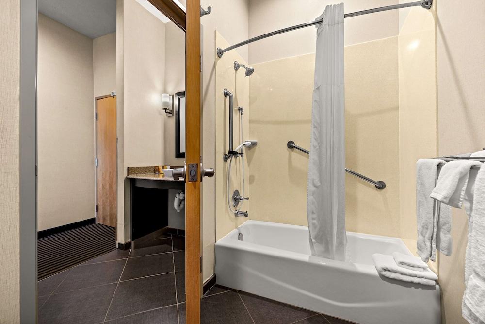 Sonesta Essential Indianapolis Airport photo 13