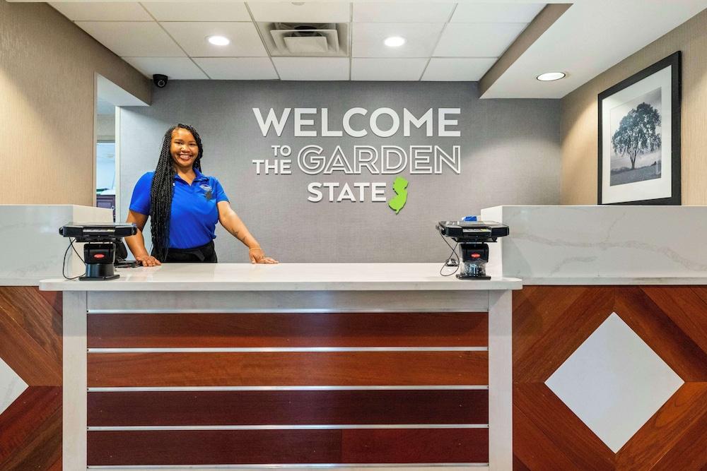 Hampton Inn Ridgefield Park photo 13