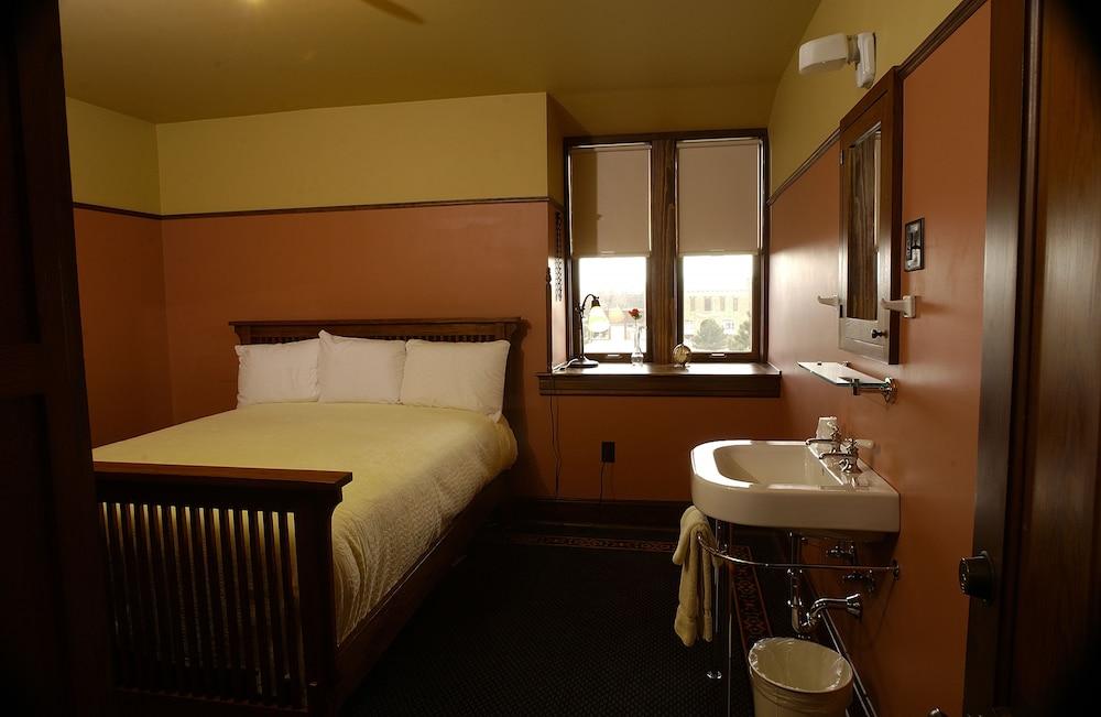 Midland Railroad Hotel photo 6