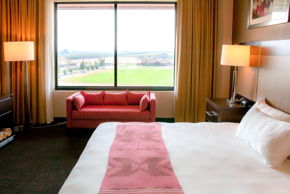 Legends Casino Hotel photo 5
