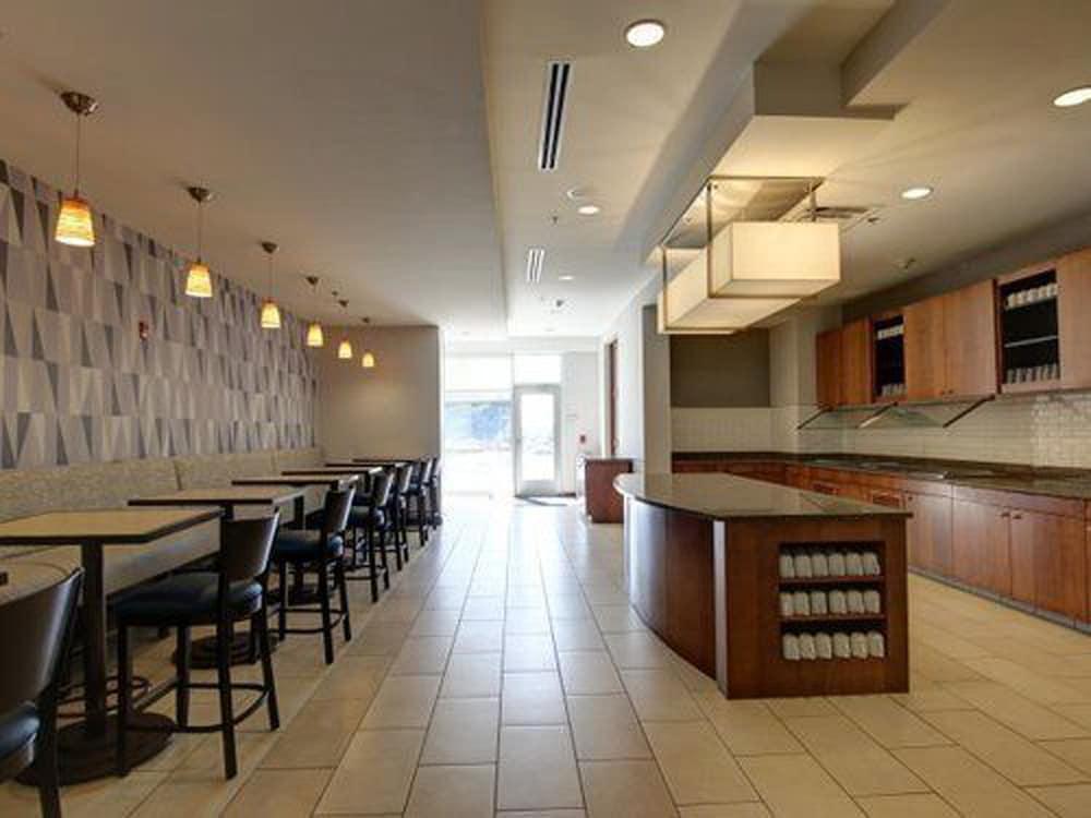 HYATT house Chicago/Naperville/Warrenville photo 32