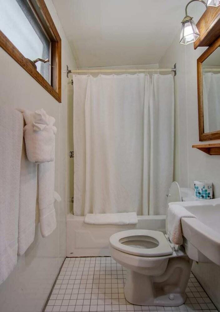 Dolphyn Motel photo 13
