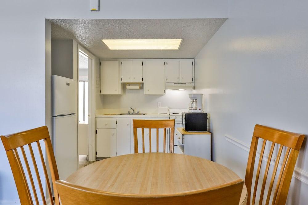 Coastal Waters Inn photo 51