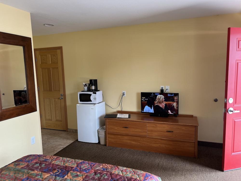 All Star Inn & Suites photo 30