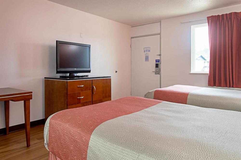Motel 6 Alma, AR photo 35