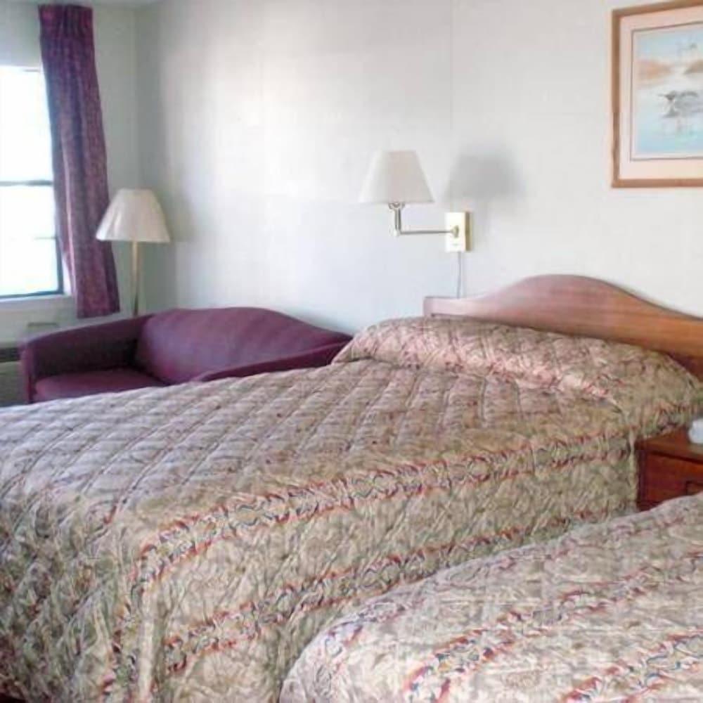 Royal Inn photo 24