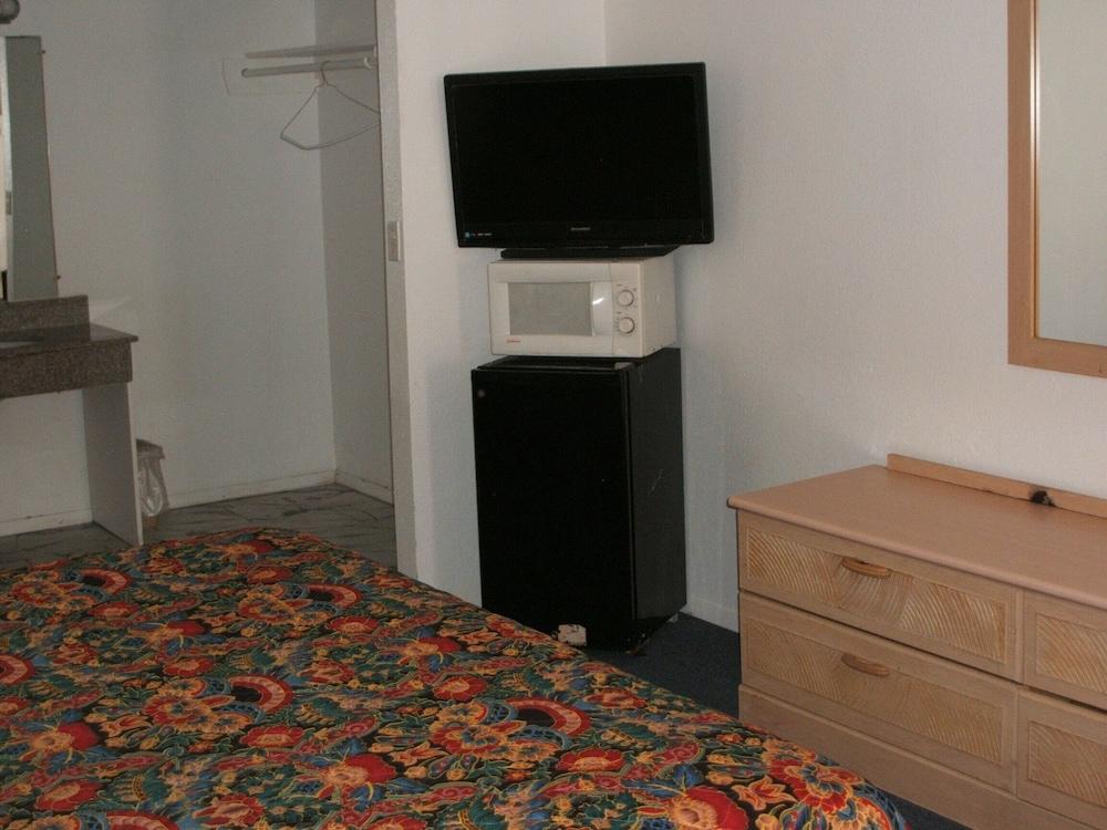 camlot inn motel photo 4