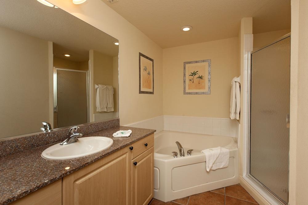 Bridgewalk Resort photo 36