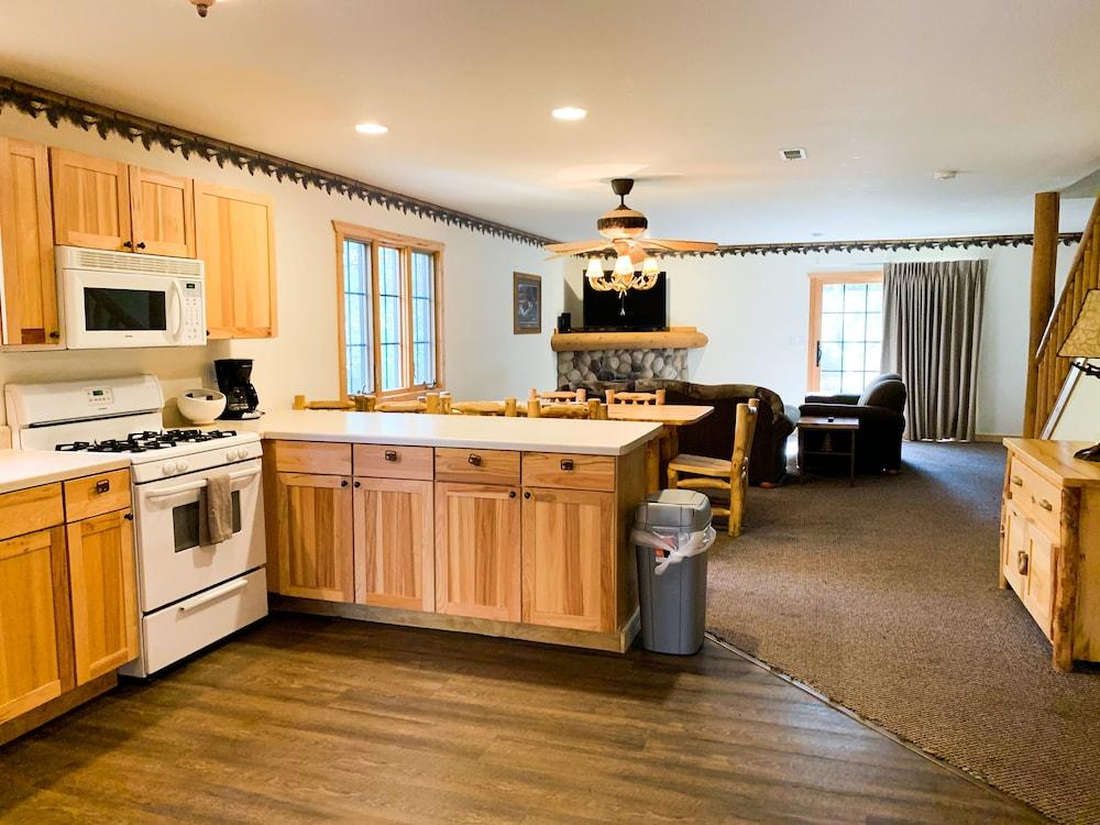 Grand Bear Resort at Starved Rock photo 10