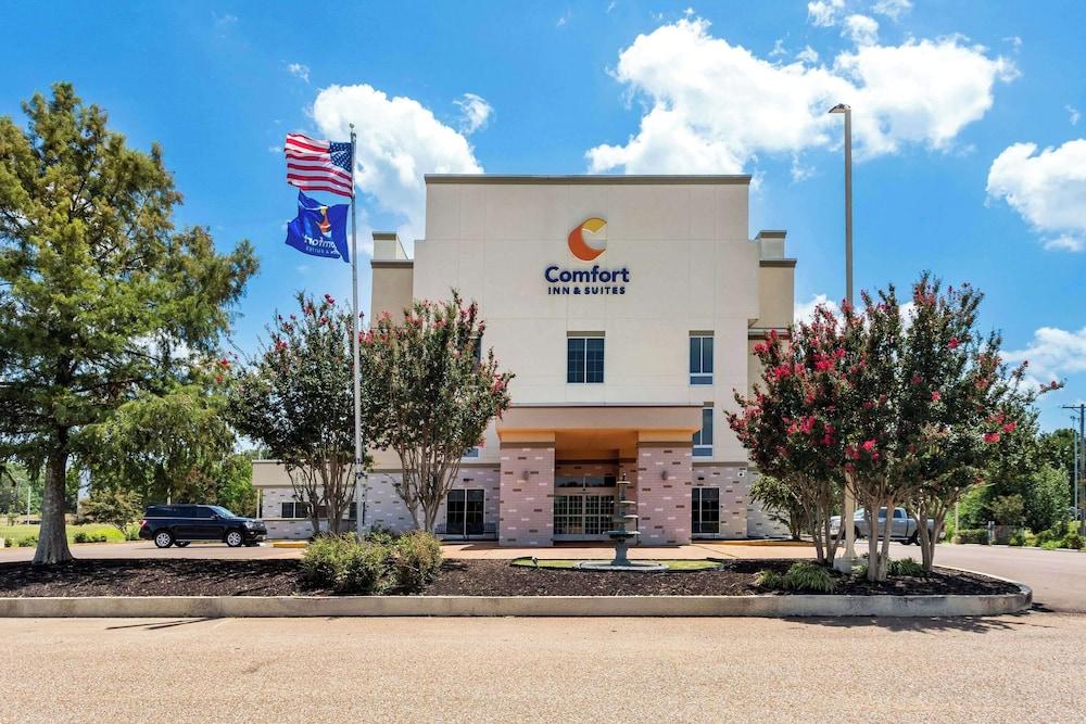 Comfort Inn & Suites Grenada — hotel in Grenada