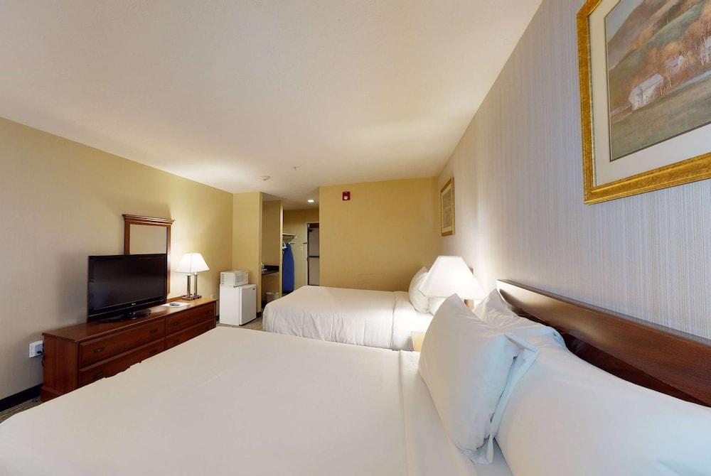 Ramada by Wyndham Strasburg/Shenandoah Valley photo 17
