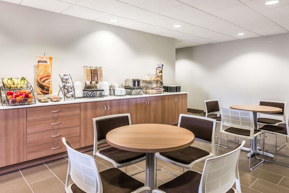 Microtel Inn & Suites By Wyndham Beaver Falls photo 17