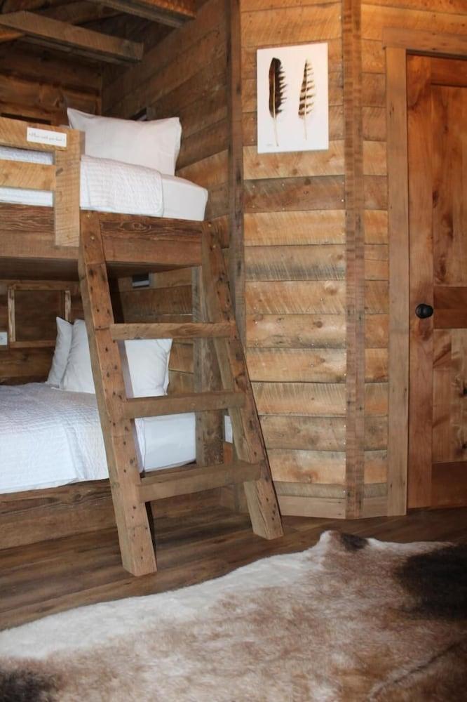 Elkhorn Cabins And Inn photo 19
