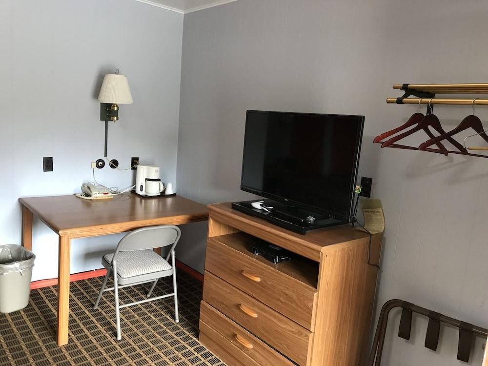 Parkview Motel photo 20