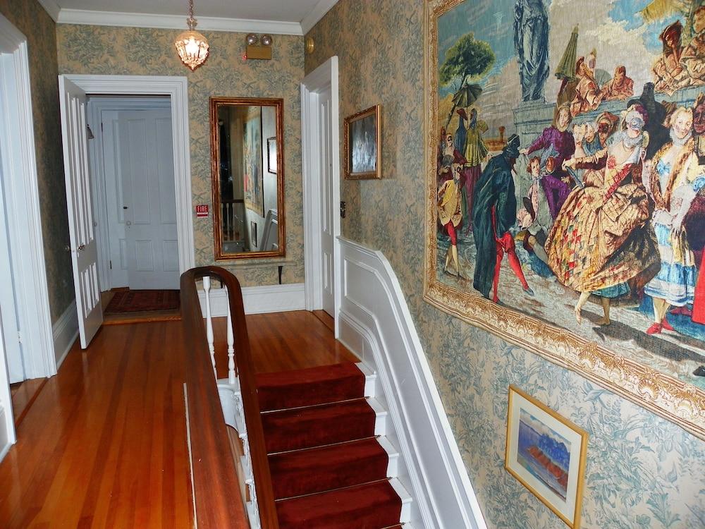 Homeport Inn and Tavern photo 17