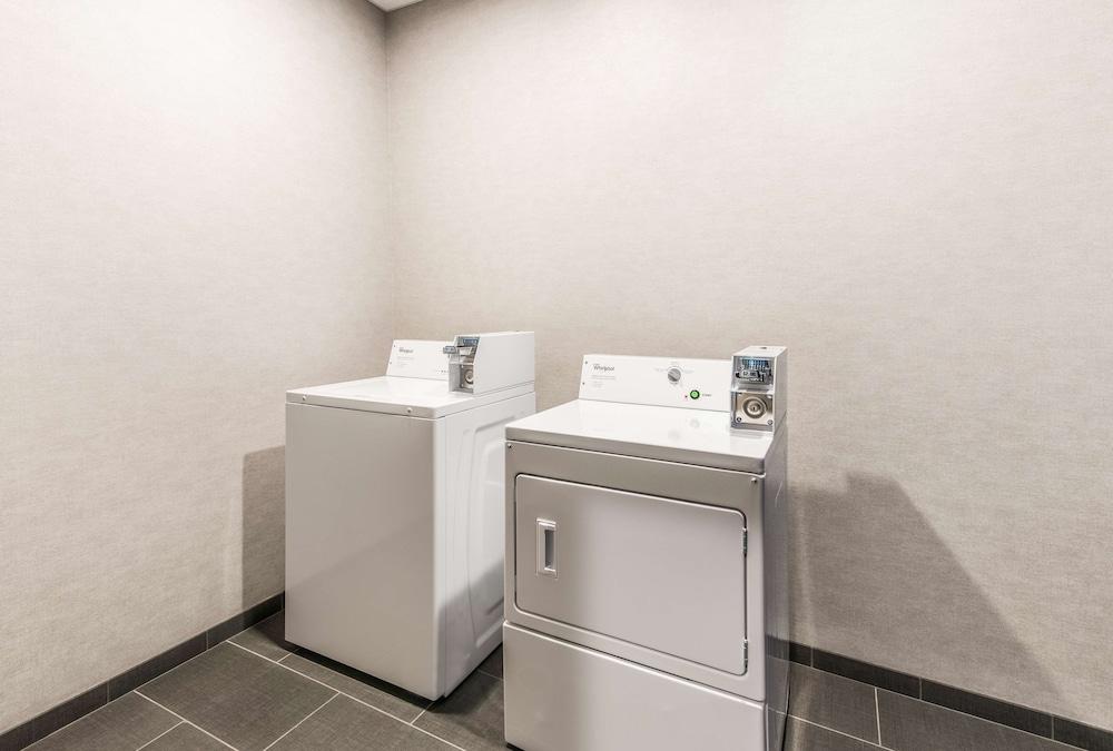 Hampton Inn & Suites Benton Harbor photo 30