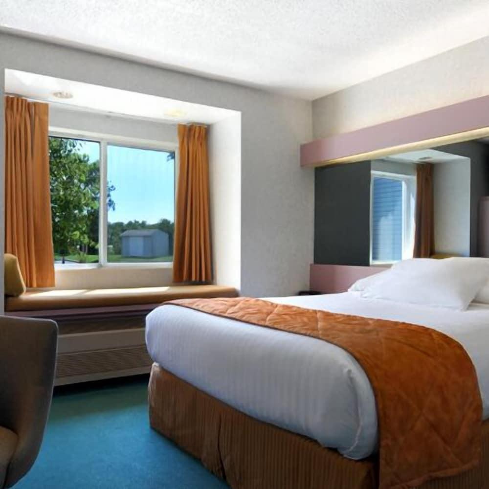 CenterWay Hotel Tonawanda photo 3