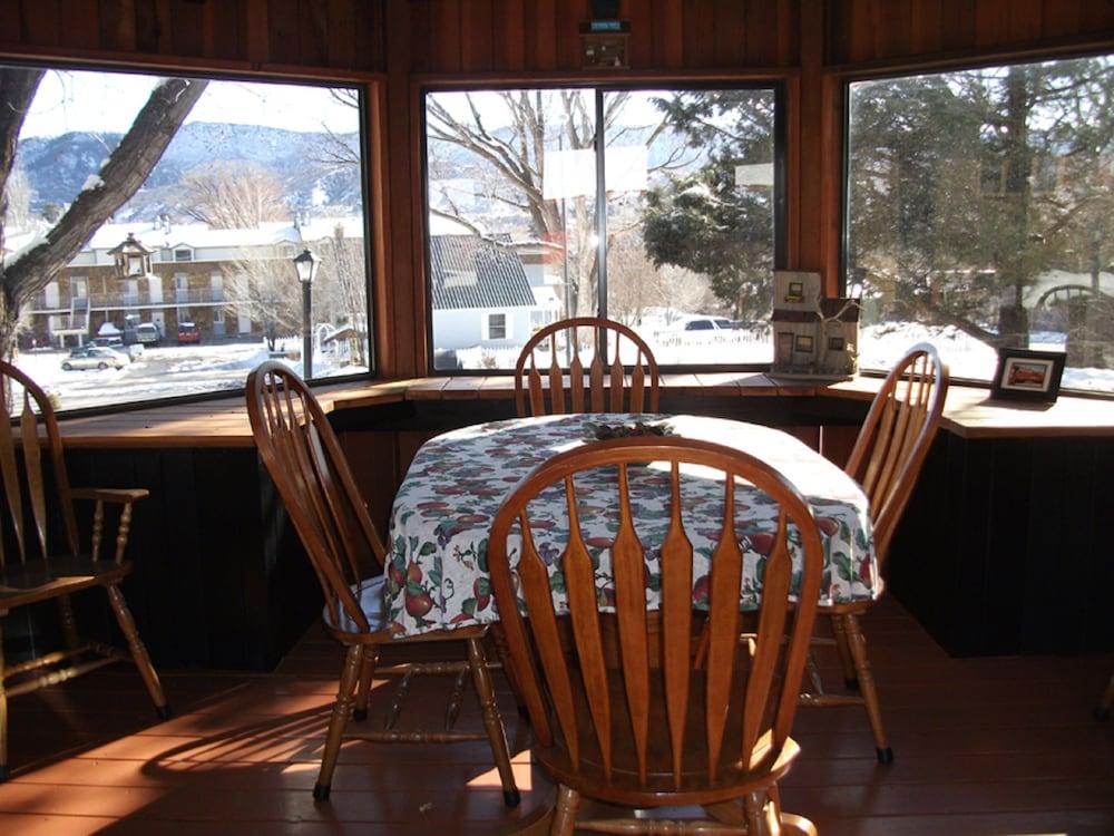 Caboose Motel photo 31