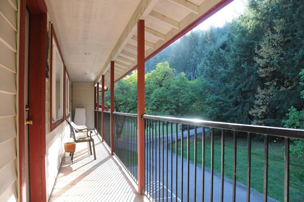 Morrison's Rogue River Lodge photo 13