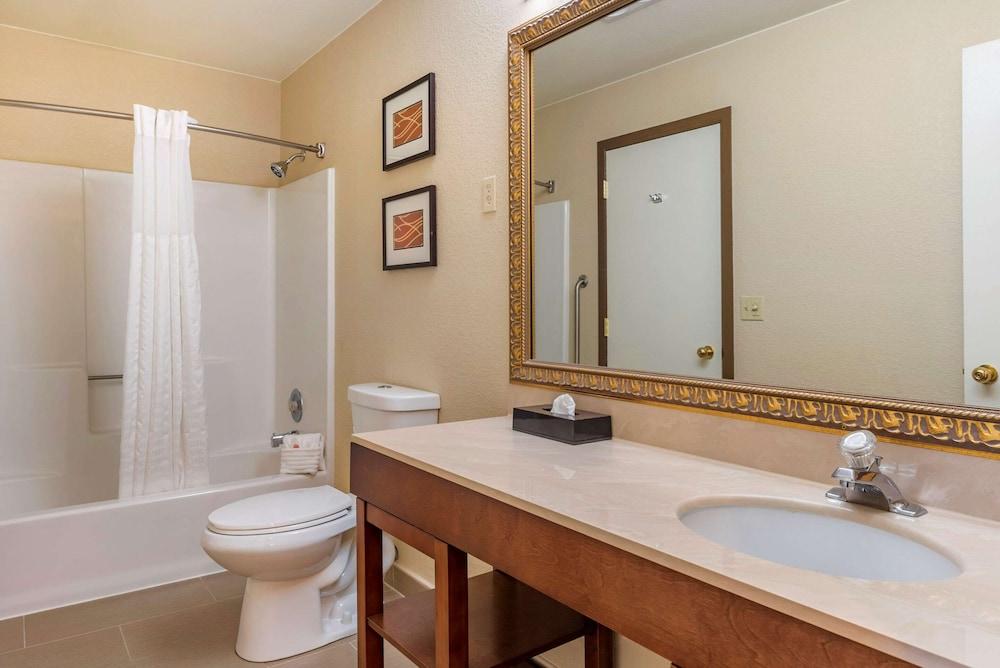 Comfort Inn & Suites Klamath Falls photo 36