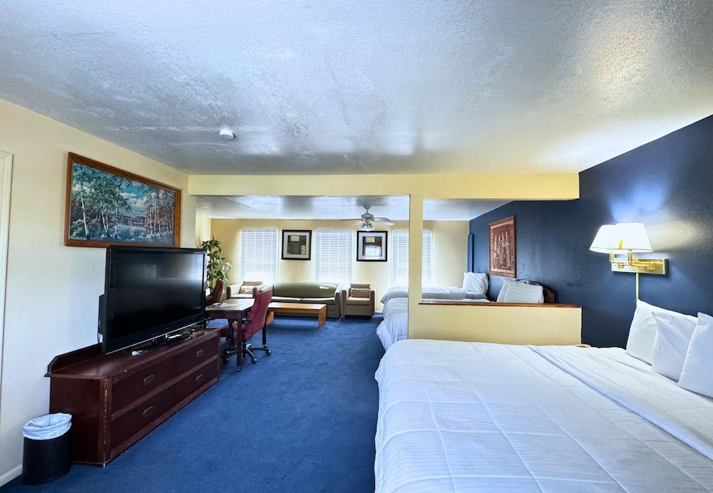 Westwoods Motel photo 4