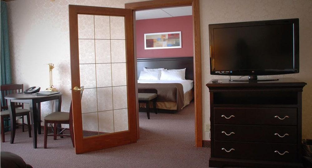 The Plaza Hotel & Suites Winona photo 19