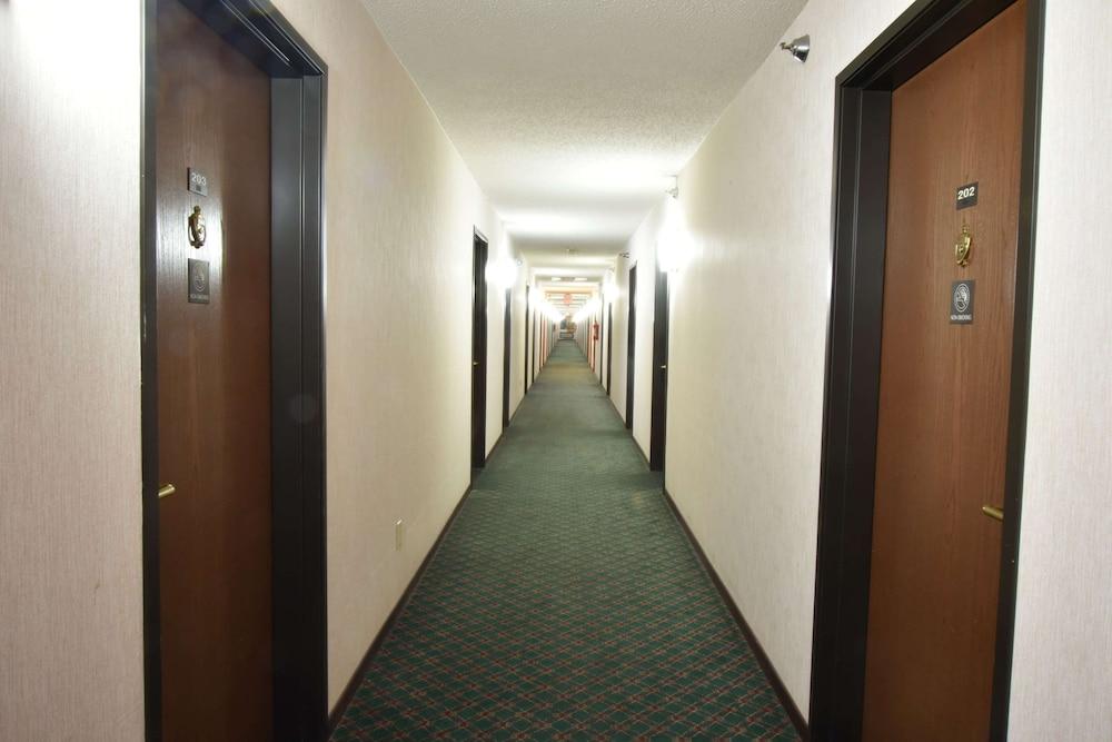 Super 8 by Wyndham Springfield/Battlefield photo 36