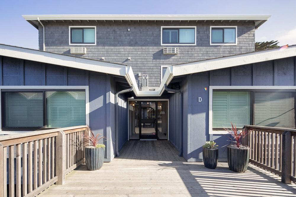 Inn At Moss Landing Point photo 1