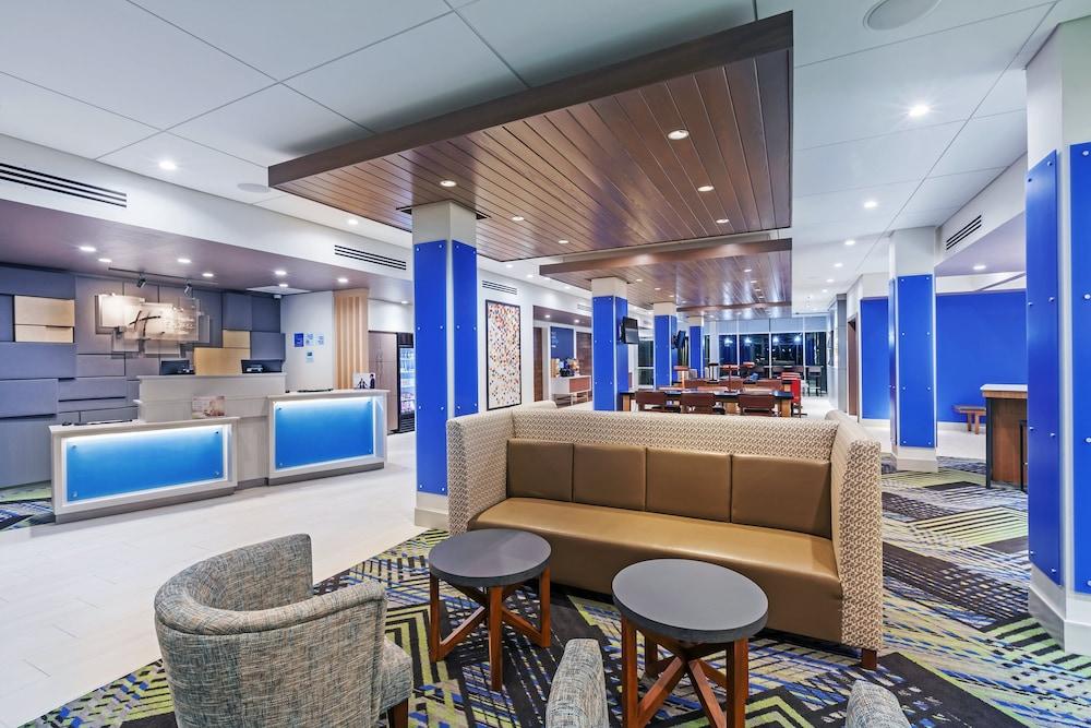 Holiday Inn Express & Suites Chanute by IHG photo 34