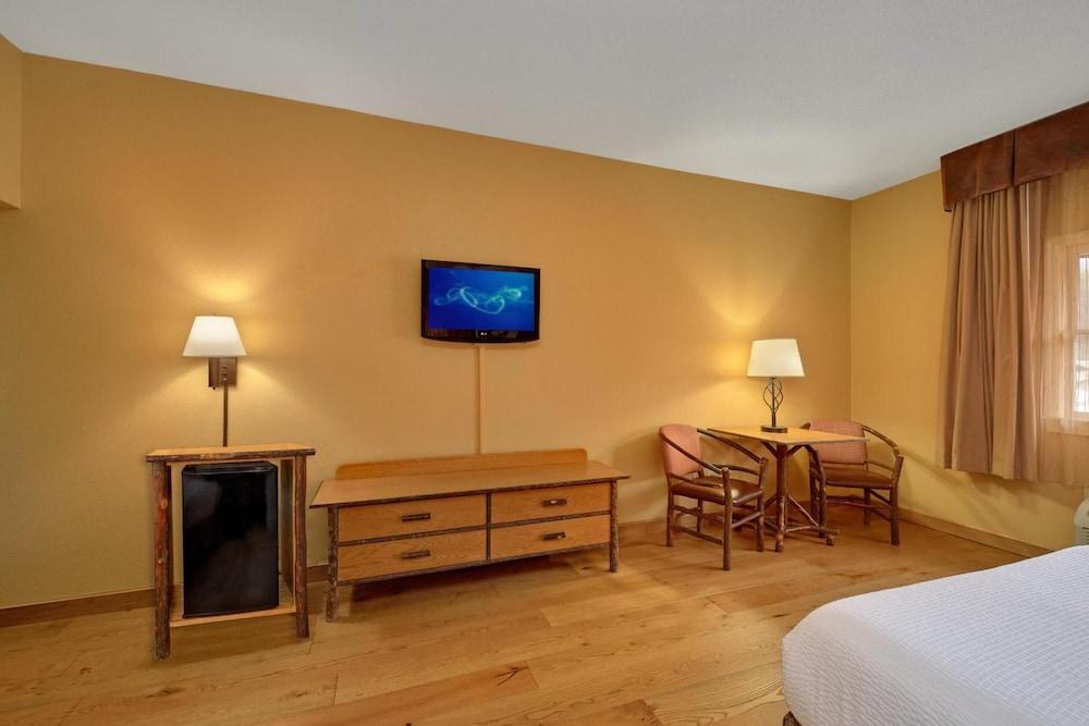 Bearskin Lodge on the River photo 16
