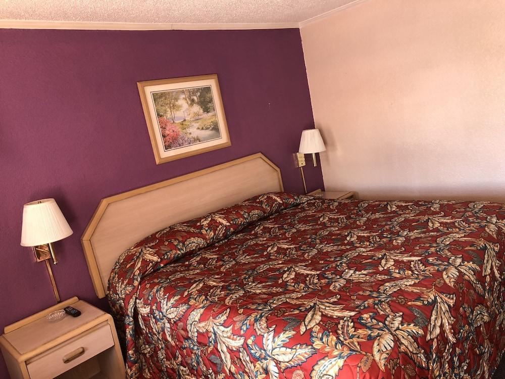 Budget Inn photo 18
