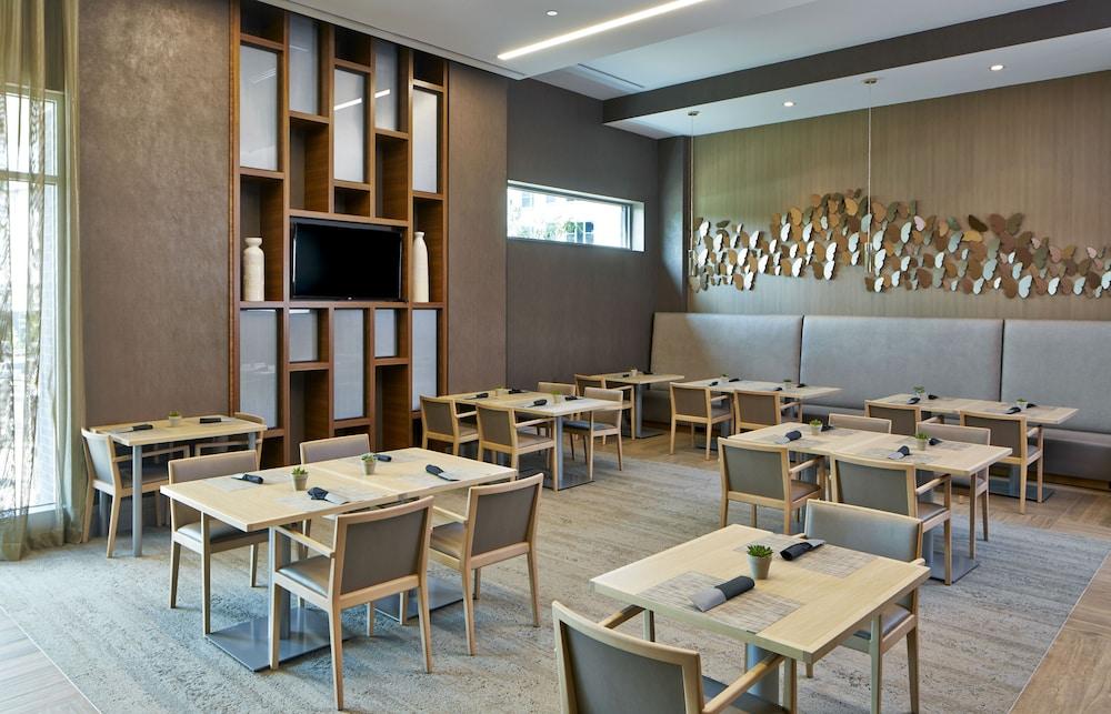 AC Hotel Atlanta Buckhead at Phipps Plaza photo 42