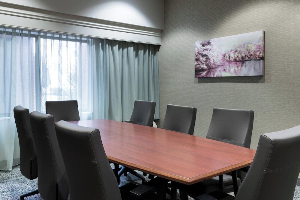 Courtyard by Marriott West Orange photo 35
