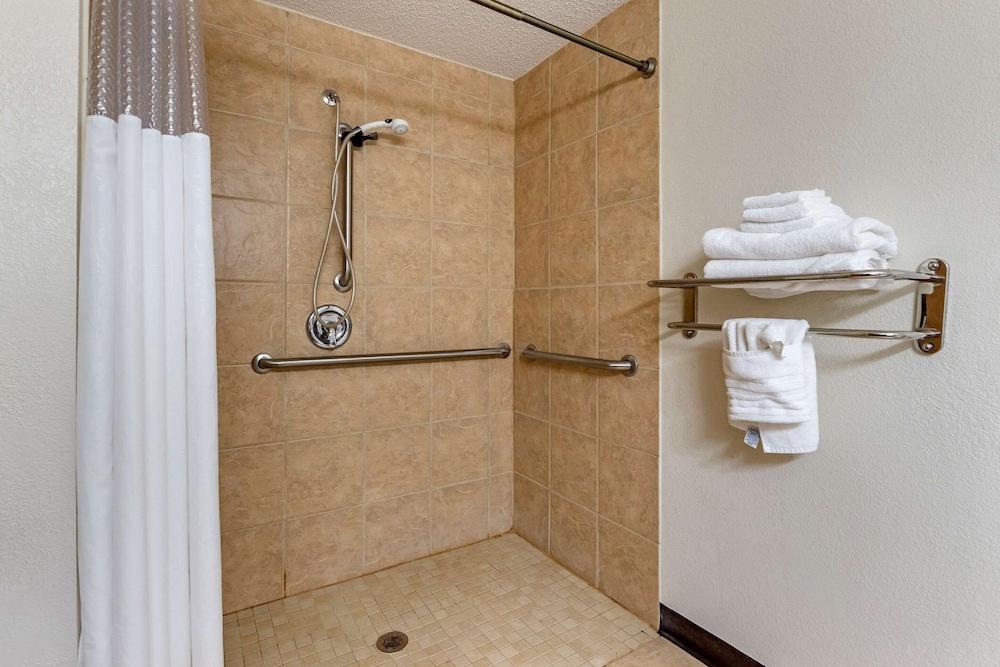 Quality Inn Creston photo 28