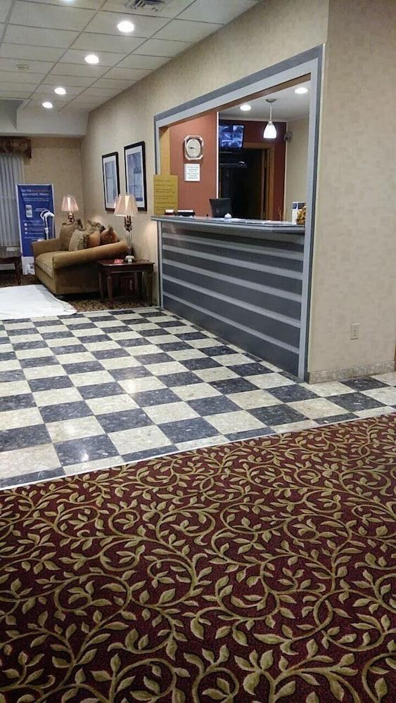 Rodeway Inn photo 2