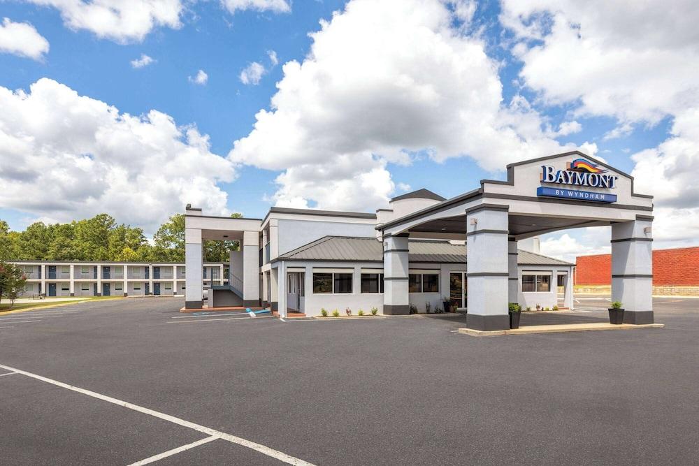 Baymont by Wyndham Dothan photo 1