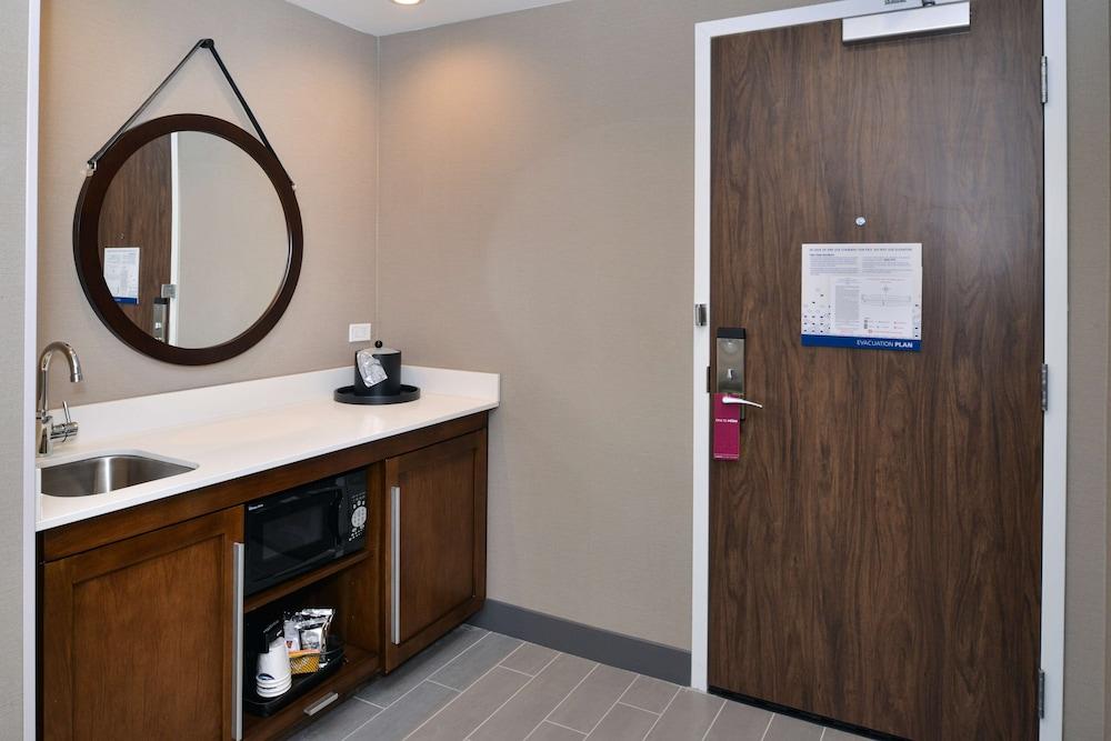 Hampton Inn & Suites Adrian photo 26